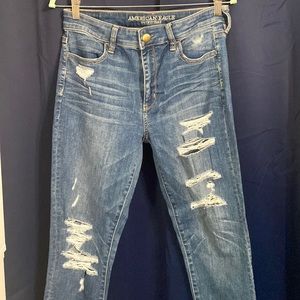 light wash american eagle jeans